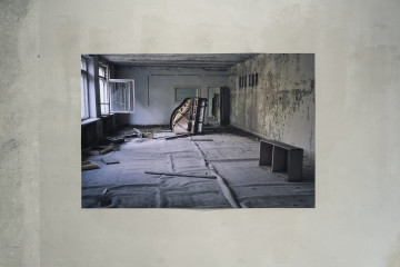 Ausstellungsansicht Elena Costelian, Practice space of the Pripyat Conservatory, 2009, digital photo