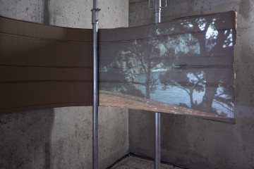 Peter Welz, Architectural device 2023, steel, cardboard, video